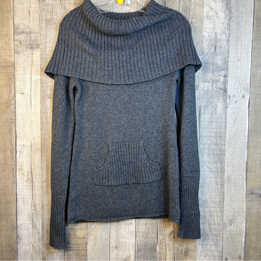 Gap XS Long Sleeve Turtleneck Gray Sweater with Pockets on the Front